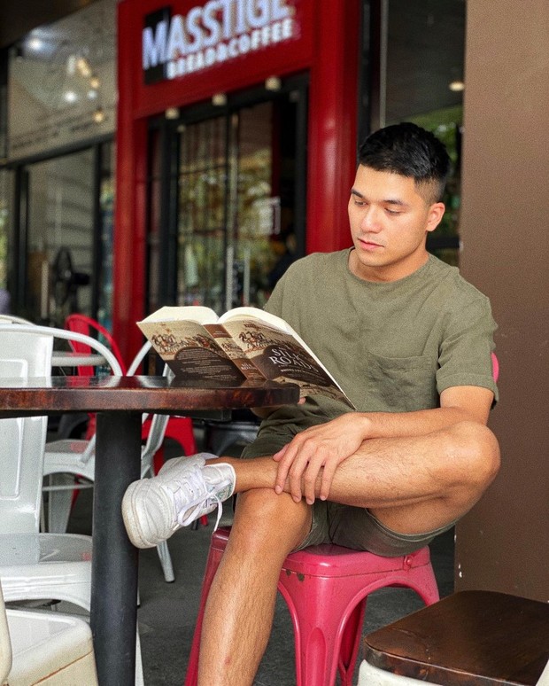 CEO mlem mlem tháp tùng Khánh Vân dự thi Miss Universe là ai? - Ảnh 1. CEO mlem mlem tháp tùng Khánh Vân dự thi Miss Universe là ai? - Ảnh 1.