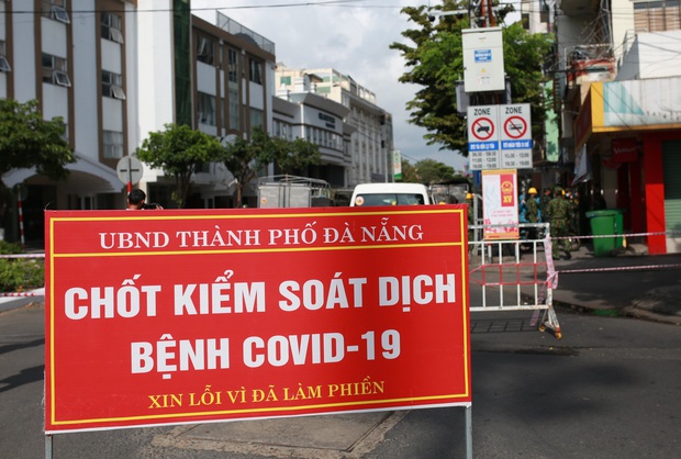 Phong tỏa, phun khử khuẩn khu dân cư xung quanh vũ trường lớn nhất Đà Nẵng vì liên quan ca mắc Covid-19 - Ảnh 2. Phong tỏa, phun khử khuẩn khu dân cư xung quanh vũ trường lớn nhất Đà Nẵng vì liên quan ca mắc Covid-19 - Ảnh 2.