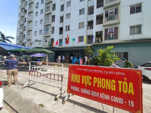 Thêm 1 nữ nhân viên vũ trường lớn nhất Đà Nẵng dương tính SARS-CoV-2 - Ảnh 1. Thêm 1 nữ nhân viên vũ trường lớn nhất Đà Nẵng dương tính SARS-CoV-2 - Ảnh 1.