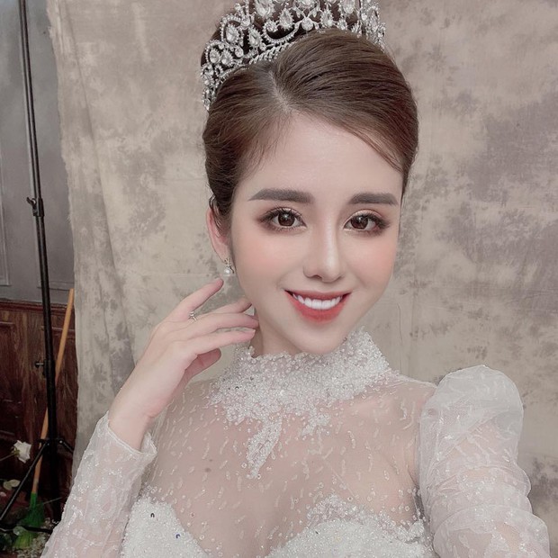 Vừa mới xác nhận ly hôn hơn 2 tuần, vợ cũ Huy Cung đã thay avatar mặc váy cưới cùng caption Cô dâu - Ảnh 2.