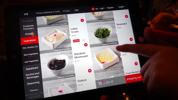 Khoa Pug review ăn lẩu Haidilao trong mùa dịch tại Mỹ, hé lộ loạt điểm khác biệt so với Việt Nam: Nhiều người sẽ rất “khó chịu” ở điểm này - Ảnh 5.