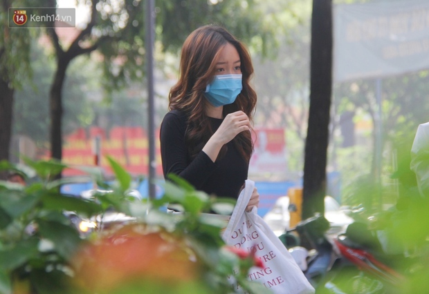 Nóng: 2 trường đại học phía Nam đầu tiên thông báo cho học sinh nghỉ học - Ảnh 1.