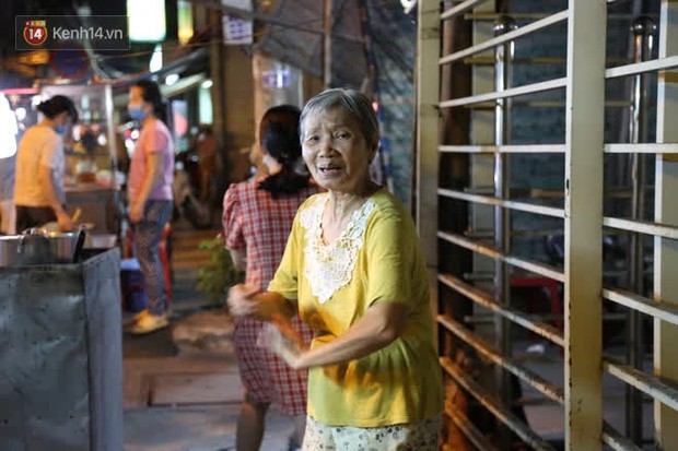 Cháy nhà ở Sài Gòn khiến ít nhất 7 người tử vong thương tâm: Khoảng 10 người mắc kẹt không thoát ra được - Ảnh 10. Cháy nhà ở Sài Gòn khiến ít nhất 7 người tử vong thương tâm: Khoảng 10 người mắc kẹt không thoát ra được - Ảnh 10.