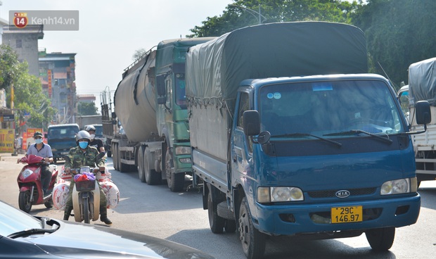 Đúng phút 89, chú rể Bắc Ninh đành ngậm ngùi quay xe, cùng cô dâu trở về Hà Nội do nhà trai trong khu vực dãn cách xã hội - Ảnh 8.
