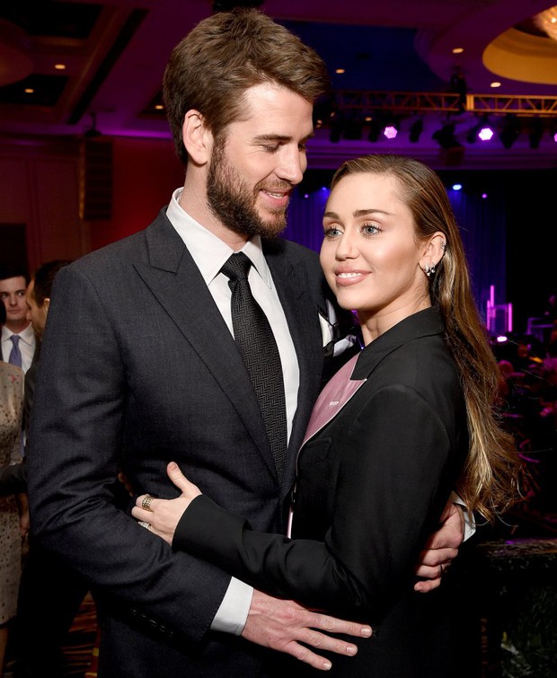 Tình yêu 10 năm xoay vòng Miley Cyrus: Lúc ngoan hiền lúc nổi loạn chấn động, nghi vấn Liam Hemsworth âm mưu kiểm soát - Ảnh 20.