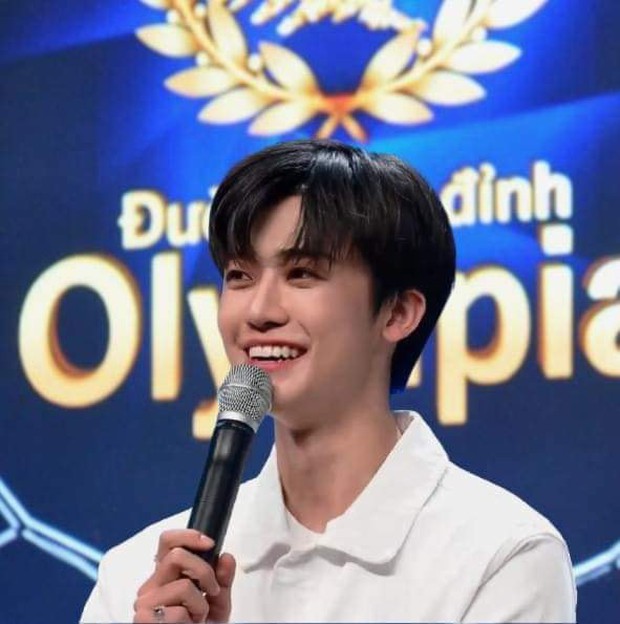 Thí sinh Olympia điển trai gây sốt MXH từng đến Kon Tum, còn hát dân ca với thành viên Super Junior? - Ảnh 1.