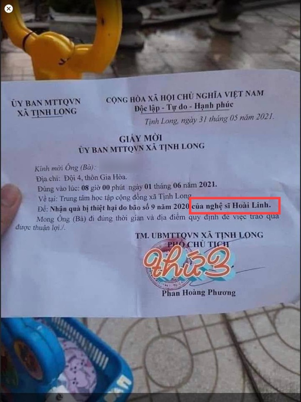 Tranh cãi chi tiết liên quan đến NS Hoài Linh trong giấy mời bà con miền Trung nhận quà cứu trợ, Thuỷ Tiên bị réo gọi để so sánh? - Ảnh 2.