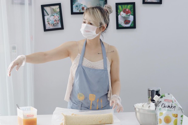 Chuyện nữ giáo viên ở Hà Nội dành 24 tiếng xuyên đêm, tự tay làm 1.100 bánh ngọt gửi tặng người dân tâm dịch Bắc Giang - Ảnh 3.