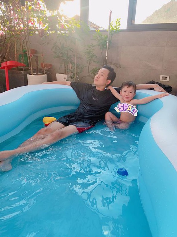 JustaTee đăng ảnh chill với con gái kiểu gì mà để netizen vào khen con trai thần thái hơn bố, không biết nên khóc hay nên cười nữa! - Ảnh 3.