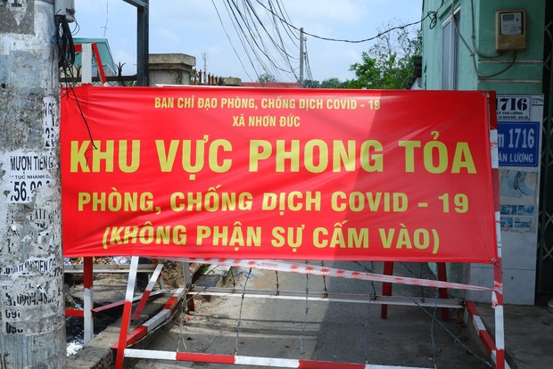 TP.HCM phát hiện thêm 2 ca nghi mắc Covid-19 ở quận 3 và Nhà Bè, phong toả nơi sinh sống và khẩn cấp truy vết - Ảnh 3. TP.HCM phát hiện thêm 2 ca nghi mắc Covid-19 ở quận 3 và Nhà Bè, phong toả nơi sinh sống và khẩn cấp truy vết - Ảnh 3.