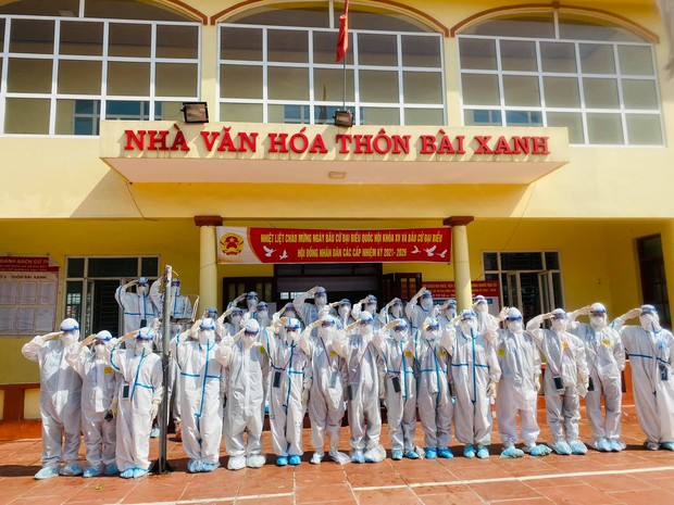 Có một mùa hè đổ lửa, sinh viên Y khoa mang cả tuổi trẻ đến tuyến đầu nguy nan - Ảnh 1. Có một mùa hè đổ lửa, sinh viên Y khoa mang cả tuổi trẻ đến tuyến đầu nguy nan - Ảnh 1.