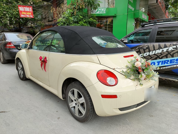 Pha sáng tạo đi vào lòng người: Thanh niên đi rước dâu bằng xe hoa vải thiều gây sốt MXH, sự thật là gì? - Ảnh 2. Pha sáng tạo đi vào lòng người: Thanh niên đi rước dâu bằng xe hoa vải thiều gây sốt MXH, sự thật là gì? - Ảnh 2.