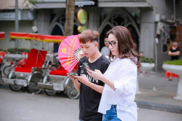Về nhà Phi Nhung giữa loạt drama: 4 tầng lầu và chiếc Mẹc to đùng đậu ngay cửa, hàng xóm xôn xao ủa Hồ Văn Cường có bị nhốt đâu ta? - Ảnh 2. Về nhà Phi Nhung giữa loạt drama: 4 tầng lầu và chiếc Mẹc to đùng đậu ngay cửa, hàng xóm xôn xao ủa Hồ Văn Cường có bị nhốt đâu ta? - Ảnh 2.