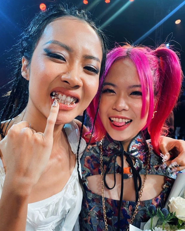Tlinh mang hit tại Rap Việt đi diễn, netizen kháo nhau: Sáng suốt về team Suboi vì có núi beat free không lo bản quyền - Ảnh 4. Tlinh mang hit tại Rap Việt đi diễn, netizen kháo nhau: Sáng suốt về team Suboi vì có núi beat free không lo bản quyền - Ảnh 4.