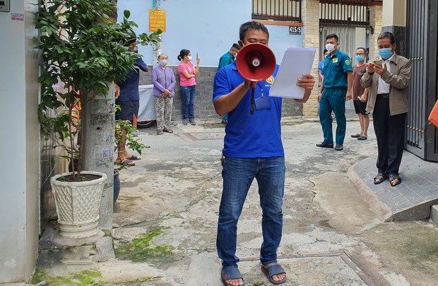TP.HCM: Chính thức tháo dỡ phong tỏa 2 con hẻm liên quan đến Hội truyền giáo Phục Hưng - Ảnh 1.