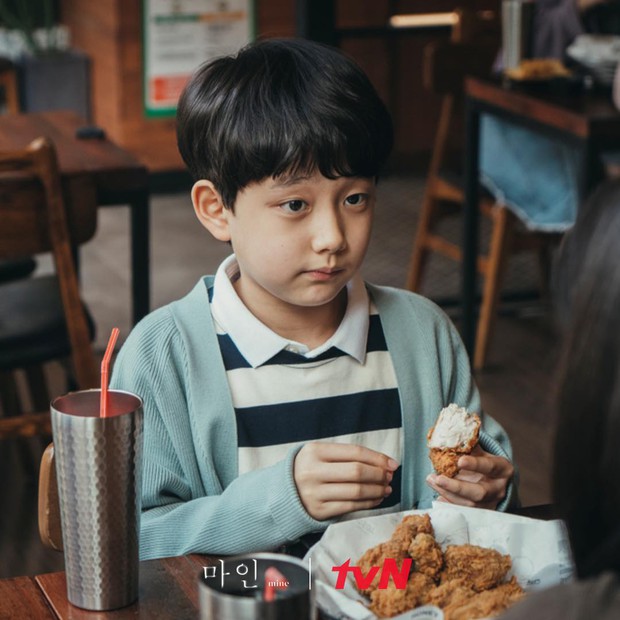 Phát sốt với profile con trai Lee Bo Young ở Mine: Diễn xuất cực đỉnh, 10 tuổi đã có phim thắng Oscar - Ảnh 1. Phát sốt với profile con trai Lee Bo Young ở Mine: Diễn xuất cực đỉnh, 10 tuổi đã có phim thắng Oscar - Ảnh 1.