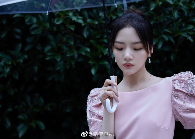 Dàn sao đổ bộ lễ trao giải Bạch Ngọc Lan: Cúc Tịnh Y đẹp như tiên tử, đè bẹp Nghê Ni - Quan Hiểu Đồng khoe vòng 1 hết cỡ - Ảnh 15. Dàn sao đổ bộ lễ trao giải Bạch Ngọc Lan: Cúc Tịnh Y đẹp như tiên tử, đè bẹp Nghê Ni - Quan Hiểu Đồng khoe vòng 1 hết cỡ - Ảnh 15.