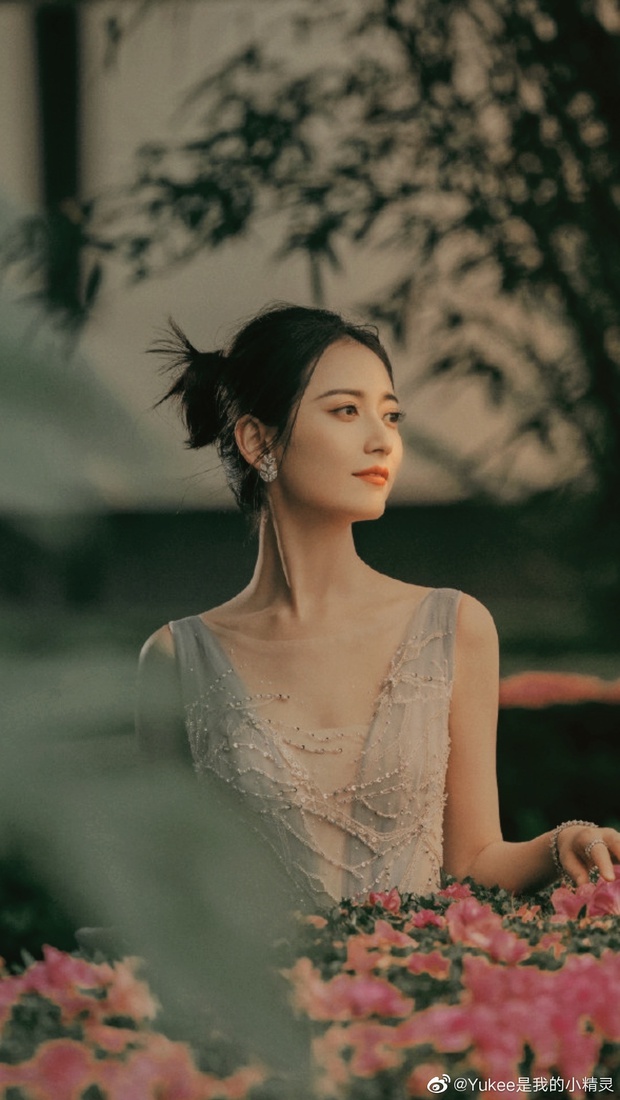 Dàn sao đổ bộ lễ trao giải Bạch Ngọc Lan: Cúc Tịnh Y đẹp như tiên tử, đè bẹp Nghê Ni - Quan Hiểu Đồng khoe vòng 1 hết cỡ - Ảnh 25. Dàn sao đổ bộ lễ trao giải Bạch Ngọc Lan: Cúc Tịnh Y đẹp như tiên tử, đè bẹp Nghê Ni - Quan Hiểu Đồng khoe vòng 1 hết cỡ - Ảnh 25.