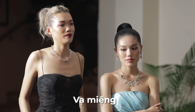 Trâm Anh mặt lạnh tanh, khoanh tay tỏ thái độ khi đàn chị chúc mừng chiến thắng ở The Face Online - Ảnh 1. Trâm Anh mặt lạnh tanh, khoanh tay tỏ thái độ khi đàn chị chúc mừng chiến thắng ở The Face Online - Ảnh 1.