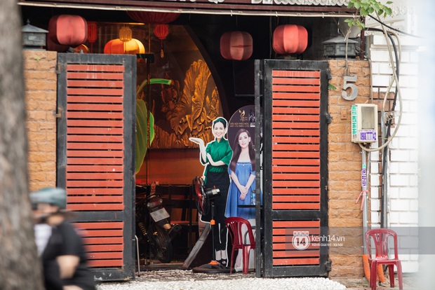 Về nhà Phi Nhung giữa loạt drama: 4 tầng lầu và chiếc Mẹc to đùng đậu ngay cửa, hàng xóm xôn xao ủa Hồ Văn Cường có bị nhốt đâu ta? - Ảnh 10. Về nhà Phi Nhung giữa loạt drama: 4 tầng lầu và chiếc Mẹc to đùng đậu ngay cửa, hàng xóm xôn xao ủa Hồ Văn Cường có bị nhốt đâu ta? - Ảnh 10.