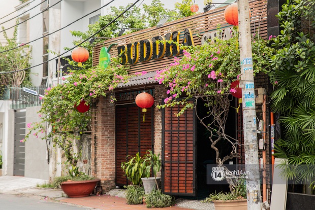 Về nhà Phi Nhung giữa loạt drama: 4 tầng lầu và chiếc Mẹc to đùng đậu ngay cửa, hàng xóm xôn xao ủa Hồ Văn Cường có bị nhốt đâu ta? - Ảnh 9. Về nhà Phi Nhung giữa loạt drama: 4 tầng lầu và chiếc Mẹc to đùng đậu ngay cửa, hàng xóm xôn xao ủa Hồ Văn Cường có bị nhốt đâu ta? - Ảnh 9.