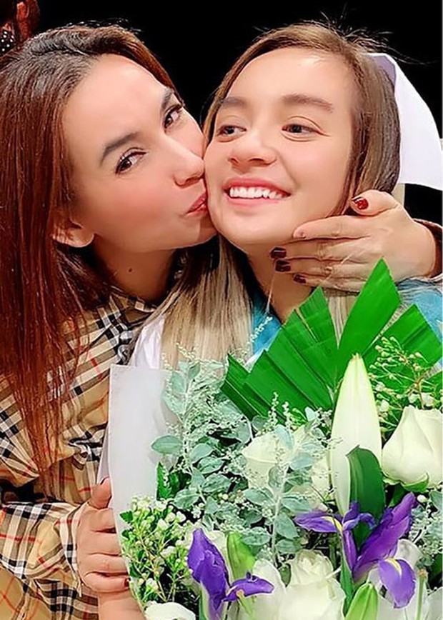 Sự nghiệp Phi Nhung: Giọng ca vàng được khán giả trong và ngoài nước yêu mến, một tấm lòng vàng mãi để lại cho đời! - Ảnh 3. Sự nghiệp Phi Nhung: Giọng ca vàng được khán giả trong và ngoài nước yêu mến, một tấm lòng vàng mãi để lại cho đời! - Ảnh 3.