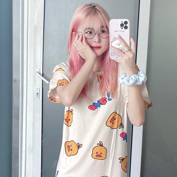 Ai bảo đi chơi mới được mặc đẹp, các nàng sắm váy ngủ giống rich kid Chao để xinh xắn ngay cả khi ở nhà nào - Ảnh 2.