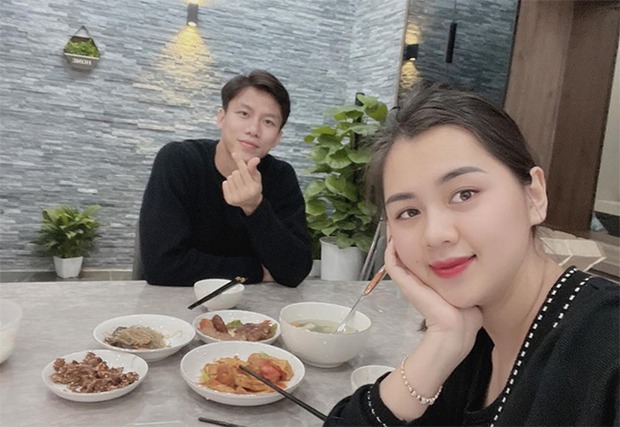 Hội cầu thủ Việt thật khéo chọn nửa kia, không chỉ xinh đẹp mà còn đảm đang mất phần thiên hạ - Ảnh 27. Hội cầu thủ Việt thật khéo chọn nửa kia, không chỉ xinh đẹp mà còn đảm đang mất phần thiên hạ - Ảnh 27.