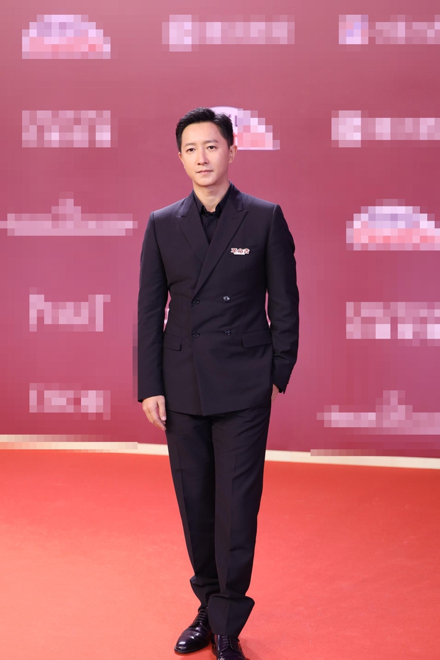 Siêu thảm đỏ LHP Thượng Hải: Nghê Ni khoe vòng 1 lấp ló, ai ngờ bị Quan Hiểu Đồng cùng đàn em 2001 chặt chém ác liệt - Ảnh 25.