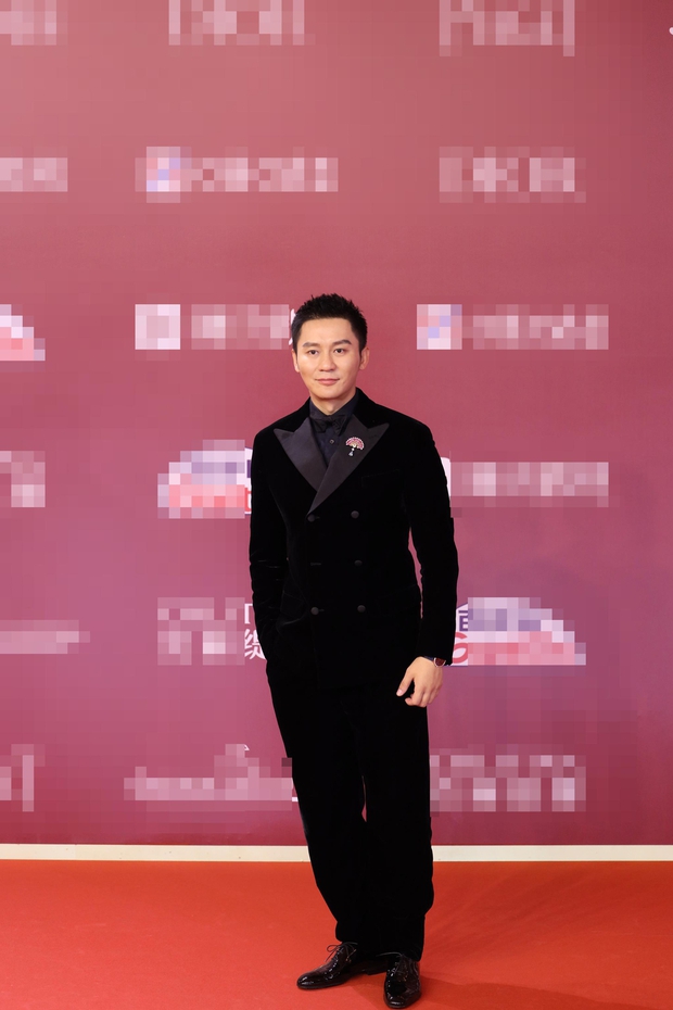 Siêu thảm đỏ LHP Thượng Hải: Nghê Ni khoe vòng 1 lấp ló, ai ngờ bị Quan Hiểu Đồng cùng đàn em 2001 chặt chém ác liệt - Ảnh 26.