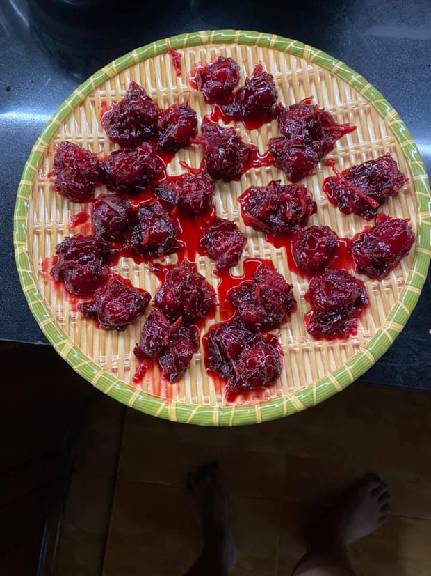Hơn cả phim kinh dị chính là loạt khoảnh khắc xắn tay áo vào bếp của dân mạng Việt Nam: Ở nhà rảnh rỗi sinh nông nổi là đây! - Ảnh 23. Hơn cả phim kinh dị chính là loạt khoảnh khắc xắn tay áo vào bếp của dân mạng Việt Nam: Ở nhà rảnh rỗi sinh nông nổi là đây! - Ảnh 23.