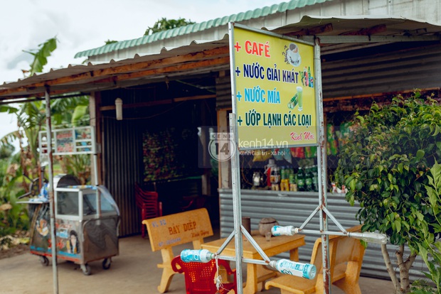 Trực tiếp đến Tiền Giang: Đau lòng khi thấy nhà Hồ Văn Cường bị bỏ hoang, hàng xóm kể lâu rồi không thấy bố mẹ ruột và Phi Nhung về thăm - Ảnh 6. Trực tiếp đến Tiền Giang: Đau lòng khi thấy nhà Hồ Văn Cường bị bỏ hoang, hàng xóm kể lâu rồi không thấy bố mẹ ruột và Phi Nhung về thăm - Ảnh 6.