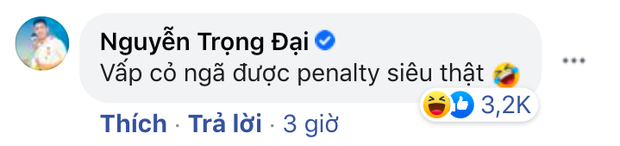 Bình luận trêu Văn Toàn vấp cỏ mà ngã được Penalty, Trọng Đại bị dân mạng chỉ trích phải lên tiếng xin lỗi - Ảnh 4.