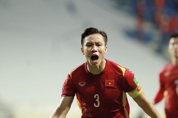 Thắng kịch tính Malaysia với tỉ số 2 - 1, Việt Nam tiến sát tới tấm vé đi tiếp lịch sử! - Ảnh 3. Thắng kịch tính Malaysia với tỉ số 2 - 1, Việt Nam tiến sát tới tấm vé đi tiếp lịch sử! - Ảnh 3.