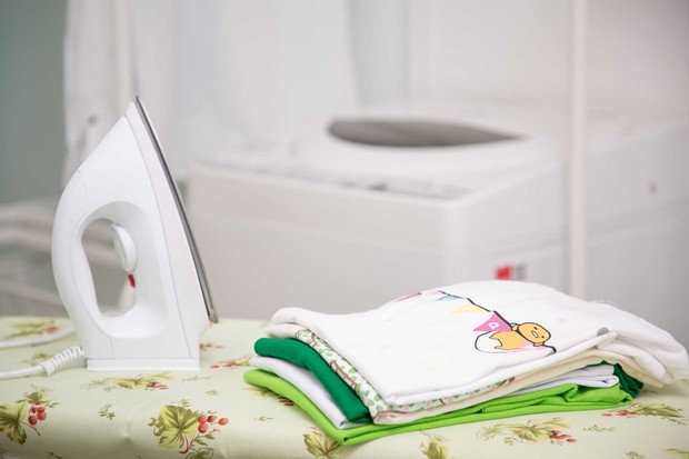 Để tránh tình trạng ướt như chuột sau khi dính mưa, đây là 5 tips cơ bản để làm khô cấp tốc quần áo của bạn - Ảnh 5. Để tránh tình trạng ướt như chuột sau khi dính mưa, đây là 5 tips cơ bản để làm khô cấp tốc quần áo của bạn - Ảnh 5.