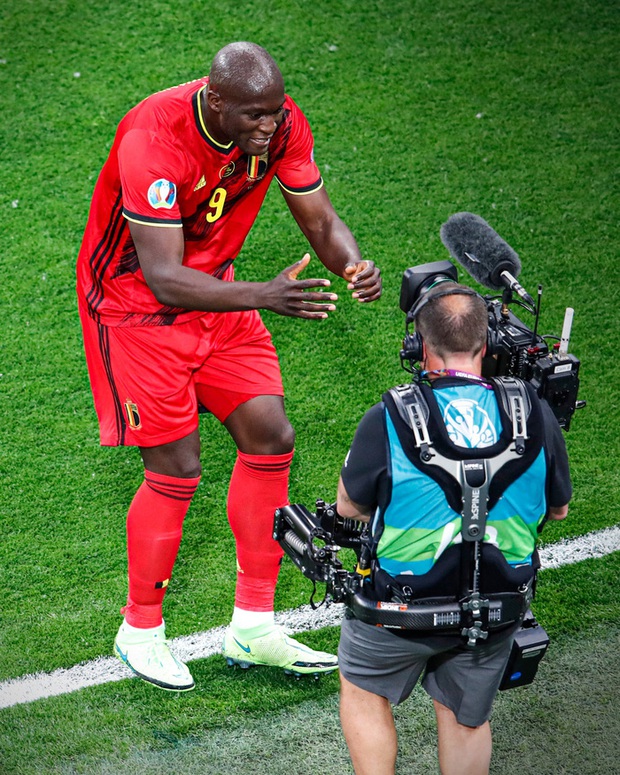 Loạt hành động ý nghĩa của cầu thủ Phần Lan để tri ân Eriksen và ĐT Đan Mạch - Ảnh 4.