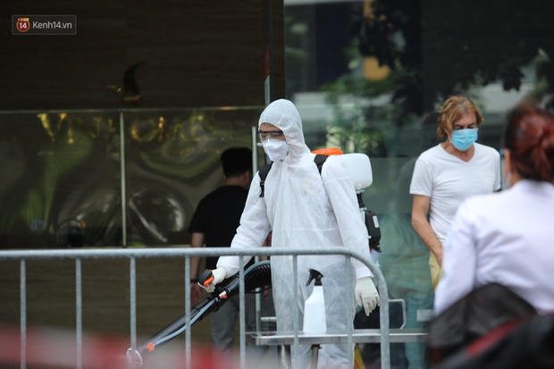 Chùm ảnh: Phong tỏa tạm thời tòa Landmark 3 trong Vinhomes Central Park - Ảnh 5.