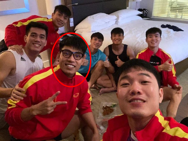 Văn Thanh dạo này điển trai ghê, so với hồi U23 Việt Nam đúng là lột xác! - Ảnh 2. Văn Thanh dạo này điển trai ghê, so với hồi U23 Việt Nam đúng là lột xác! - Ảnh 2.