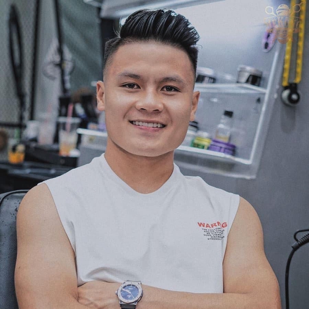 Dàn cầu thủ nam thần đối mặt với lùm xùm: Người tranh thủ làm giàu, người đúng chuẩn chồng quốc dân - Ảnh 43.
