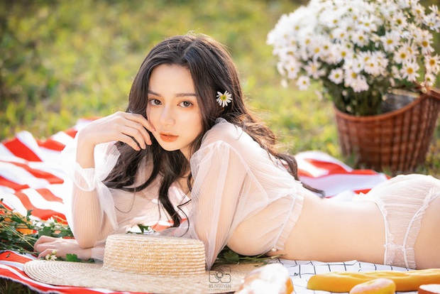 Quảng cáo game mới, “nữ hoàng” sexy lại “thiêu đốt” thị giác game thủ - Ảnh 1. Quảng cáo game mới, “nữ hoàng” sexy lại “thiêu đốt” thị giác game thủ - Ảnh 1.