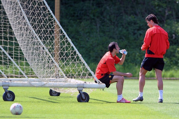 Có thể bạn không tin: Trước khi tránh xa Coca Cola, Ronaldo từng nghiện loại đồ uống này - Ảnh 2. Có thể bạn không tin: Trước khi tránh xa Coca Cola, Ronaldo từng nghiện loại đồ uống này - Ảnh 2.