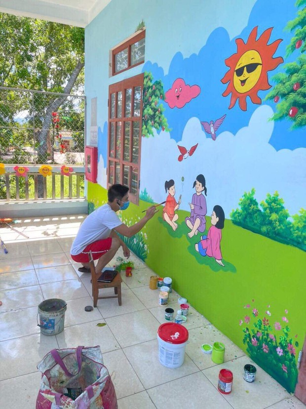 Đi cách ly tại trường mầm non, thầy giáo biến những bức tường bong tróc thành tranh vẽ đáng yêu hết nấc! - Ảnh 3. Đi cách ly tại trường mầm non, thầy giáo biến những bức tường bong tróc thành tranh vẽ đáng yêu hết nấc! - Ảnh 3.