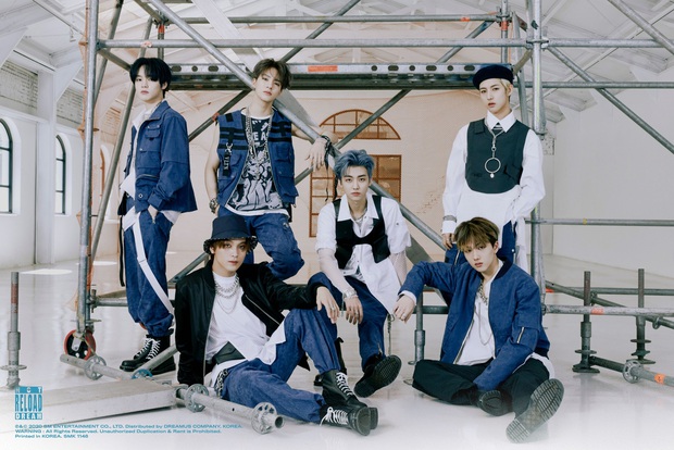 Nhóm nam nhà SM tổ chức fansign trực tiếp cho album ra mắt từ năm ngoái, fan kêu công ty hãy mau quay đầu vì dịch bệnh! - Ảnh 4. Nhóm nam nhà SM tổ chức fansign trực tiếp cho album ra mắt từ năm ngoái, fan kêu công ty hãy mau quay đầu vì dịch bệnh! - Ảnh 4.