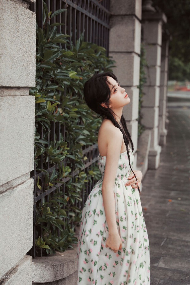Âu Dương Na Na khiến cả Weibo bất ngờ vì tăng cân vùn vụt, ảnh sự kiện tiết lộ body khác xa 1 trời 1 vực so với PTS - Ảnh 6. Âu Dương Na Na khiến cả Weibo bất ngờ vì tăng cân vùn vụt, ảnh sự kiện tiết lộ body khác xa 1 trời 1 vực so với PTS - Ảnh 6.