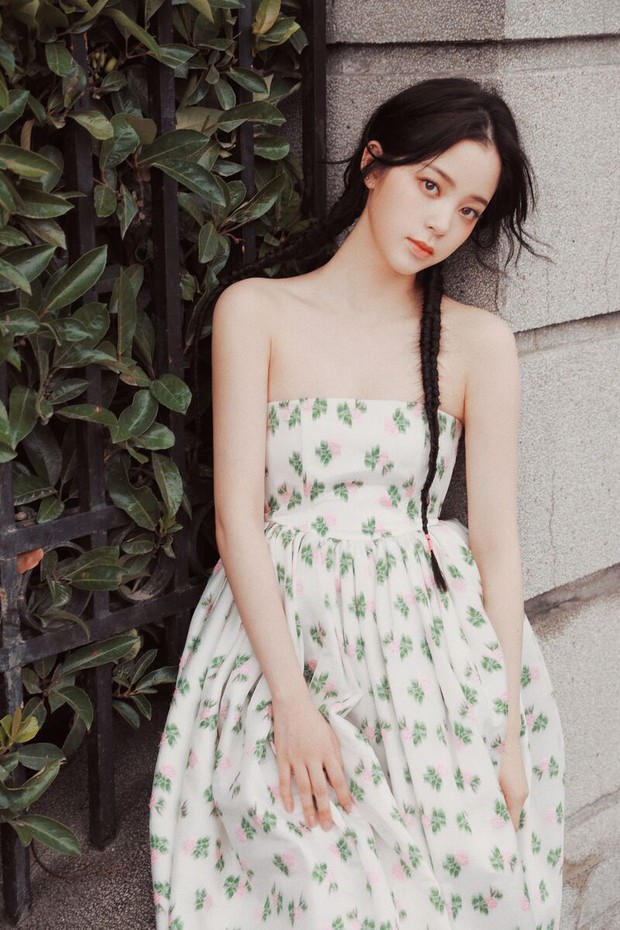 Âu Dương Na Na khiến cả Weibo bất ngờ vì tăng cân vùn vụt, ảnh sự kiện tiết lộ body khác xa 1 trời 1 vực so với PTS - Ảnh 5. Âu Dương Na Na khiến cả Weibo bất ngờ vì tăng cân vùn vụt, ảnh sự kiện tiết lộ body khác xa 1 trời 1 vực so với PTS - Ảnh 5.
