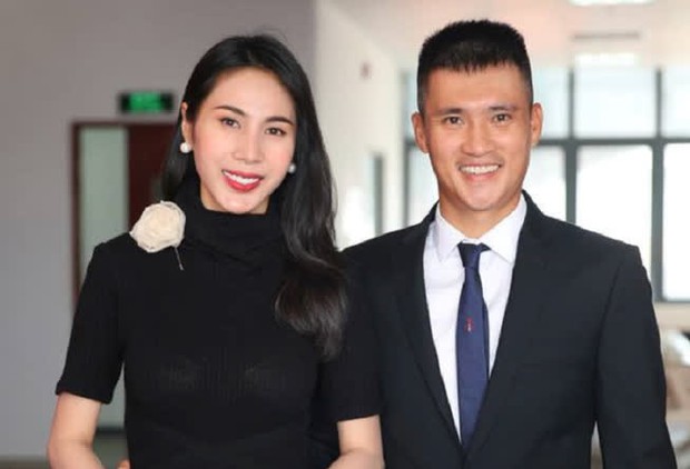 5 tháng được chồng cho sương sương 40 tỷ tiền tiêu vặt, cô đào showbiz nào số hưởng hết phần thiên hạ vậy? - Ảnh 3. 5 tháng được chồng cho sương sương 40 tỷ tiền tiêu vặt, cô đào showbiz nào số hưởng hết phần thiên hạ vậy? - Ảnh 3.