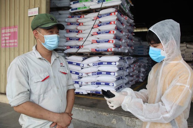 Câu chuyện về tình người từ ký ức của những phóng viên lao vào tâm dịch Bắc Giang - Ảnh 3. Câu chuyện về tình người từ ký ức của những phóng viên lao vào tâm dịch Bắc Giang - Ảnh 3.