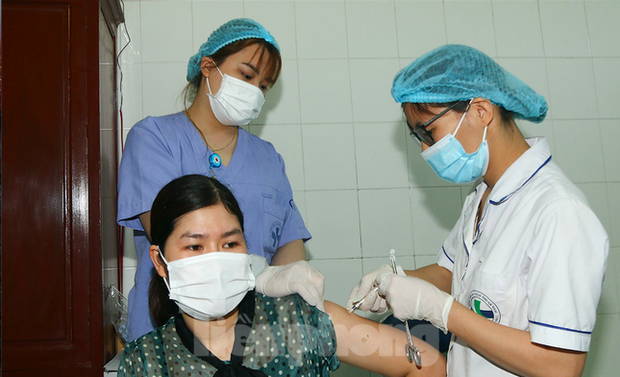 Hà Nam cách ly y tế 1 thôn vì có người mới mắc COVID-19 - Ảnh 2. Hà Nam cách ly y tế 1 thôn vì có người mới mắc COVID-19 - Ảnh 2.
