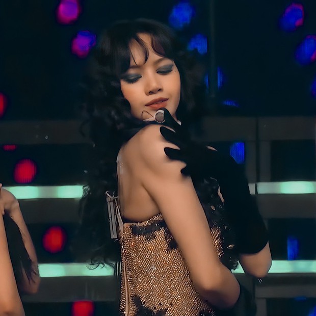 Từng gây tranh cãi với màn cover thảm họa, liệu Lisa (BLACKPINK) có thể bứt phá trong lần solo sắp tới? - Ảnh 4. Từng gây tranh cãi với màn cover thảm họa, liệu Lisa (BLACKPINK) có thể bứt phá trong lần solo sắp tới? - Ảnh 4.