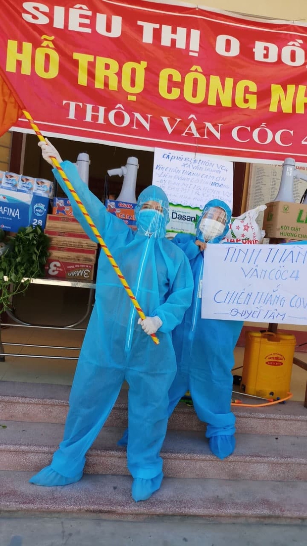 Giữa cái nắng 40 độ C ở tâm dịch Bắc Giang, nhóm tình nguyện viên vẫn lạc quan nhảy cổ vũ tinh thần chống dịch - Ảnh 3.